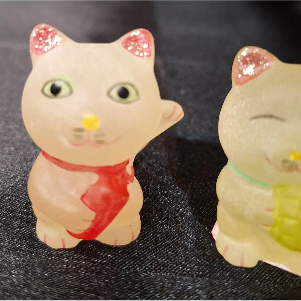 Miniature Frosted Glass Maneki Neko Lucky Cat Figurines Set of 2 Pink Yellow